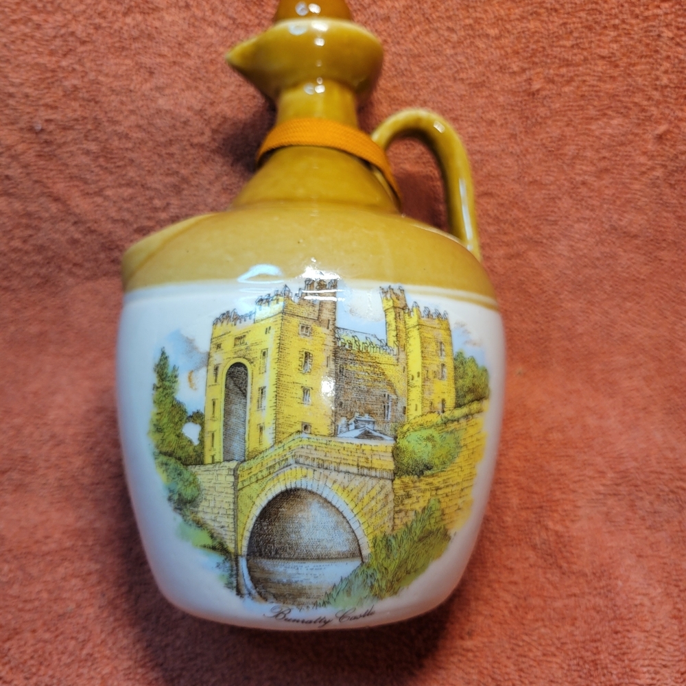 EARTHENWARE JUG 'BUNRATTY MEAD' IRISH HONEY WINE (EMPTY) BREWERIANA